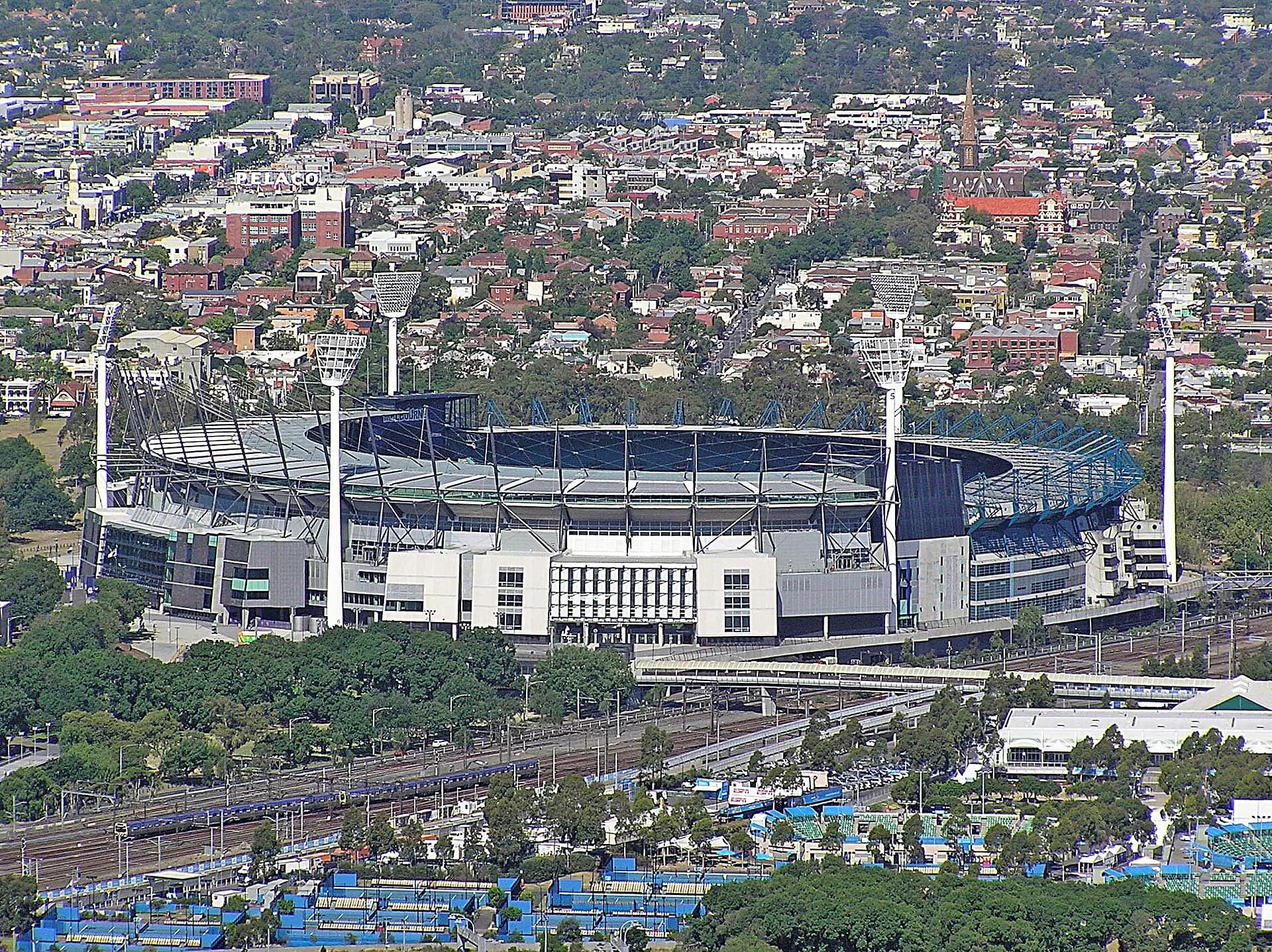 AFL in Melbourne: The MCG, the Teams and Footy Culture